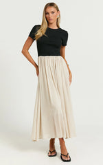 Hermie Midi Dress - Short Sleeve Contrast Dress in Black & Beige